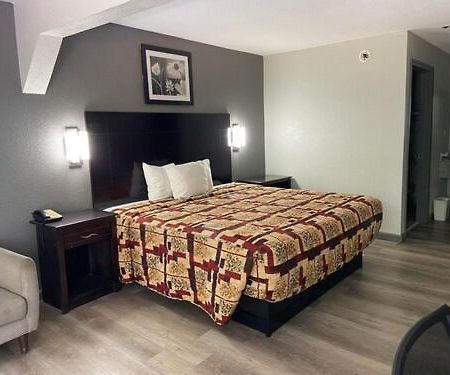 Speedway Inn & Suites グリフィン エクステリア 写真